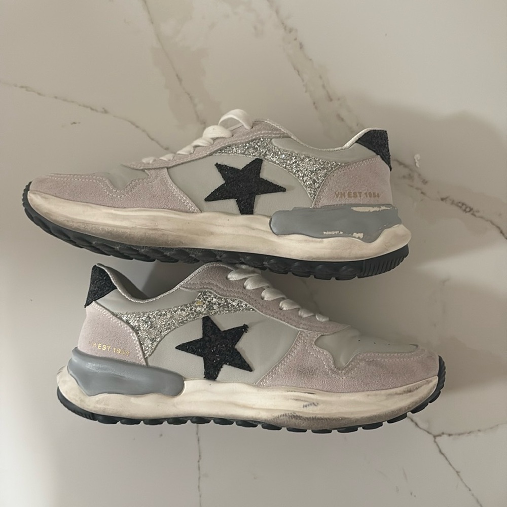 VH Vintage Havana Grey Shoes - Women’s Size 9